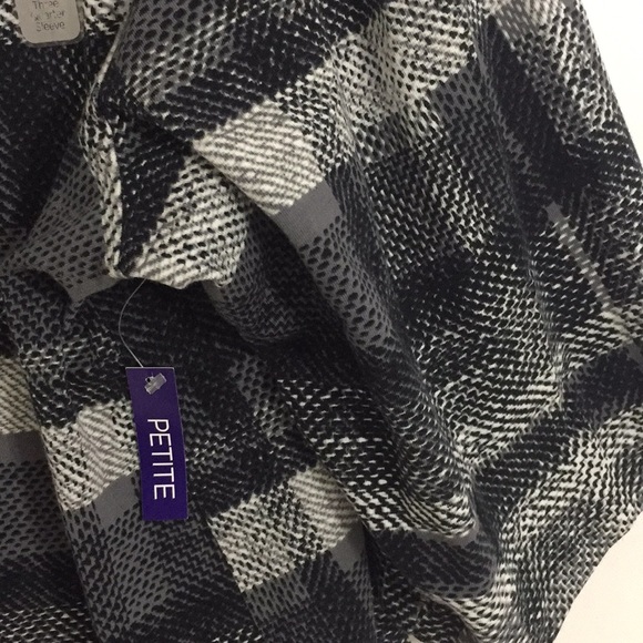 SOLD Catherine V Neck Plaid Top - Picture 8 of 10